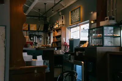 元町「ニカイノフランク」へ。カクテルみたいなアイスコーヒーと焼き菓子が楽しい2階カフェ