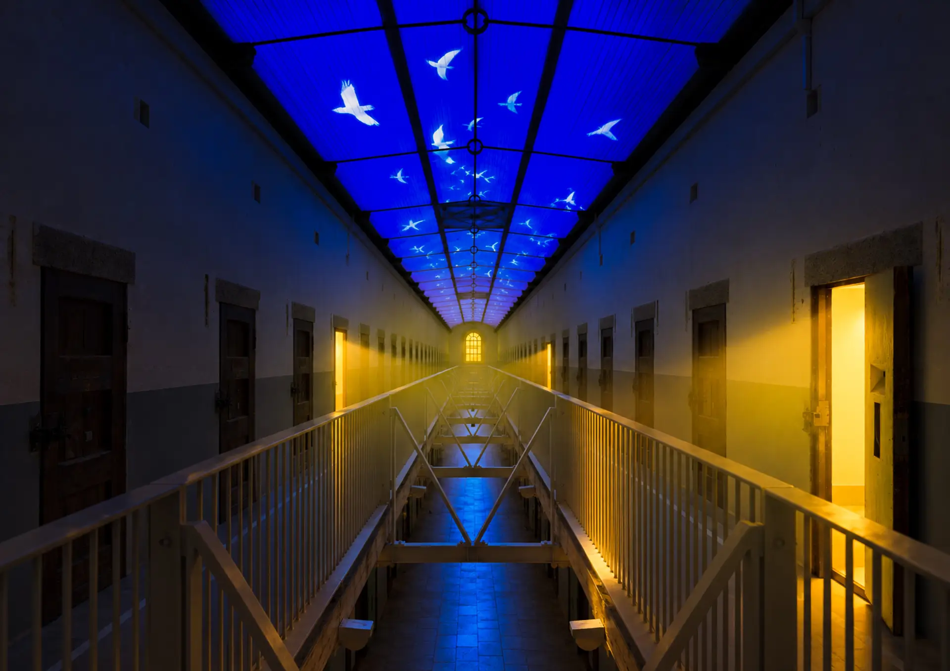 PRISON BY NIGHT : Light & Echoes