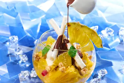 カファレル神戸北野本店、新作「パイナップルCoCoかき氷」を6/5から提供｜国内唯一のカフェ併設店