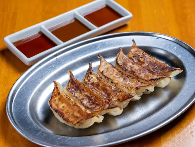 看板商品 薄皮パリッの「かっちゃん餃子」