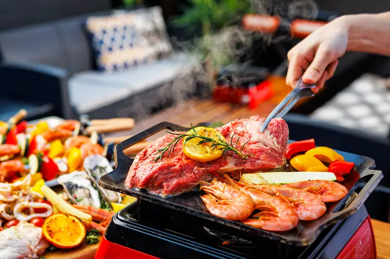 鉄板で焼く肉や海鮮のBBQメニュー