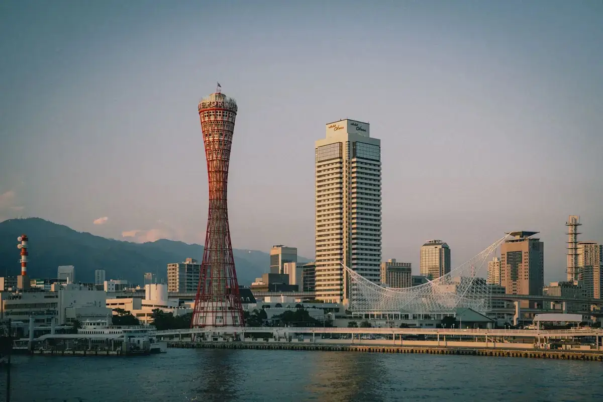 KOBE観光の日、今年は45施設が土曜に特典。ポートタワーや六甲アイランドの美術館が加わり、竹中大工道具館は無料から記念品に