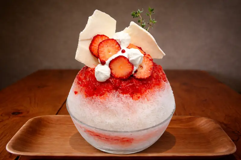 桜いちごイートンメス 春がほどける一口 恋氷（KOIGORI）神戸南京町