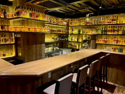 WHISKY LAB. SHIJO KARASUMA（위스키 랩 시조 가라스마）
