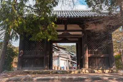 太山寺と珈琲焙煎室。神戸西区、古刹の参道を歩いた3月の午後
